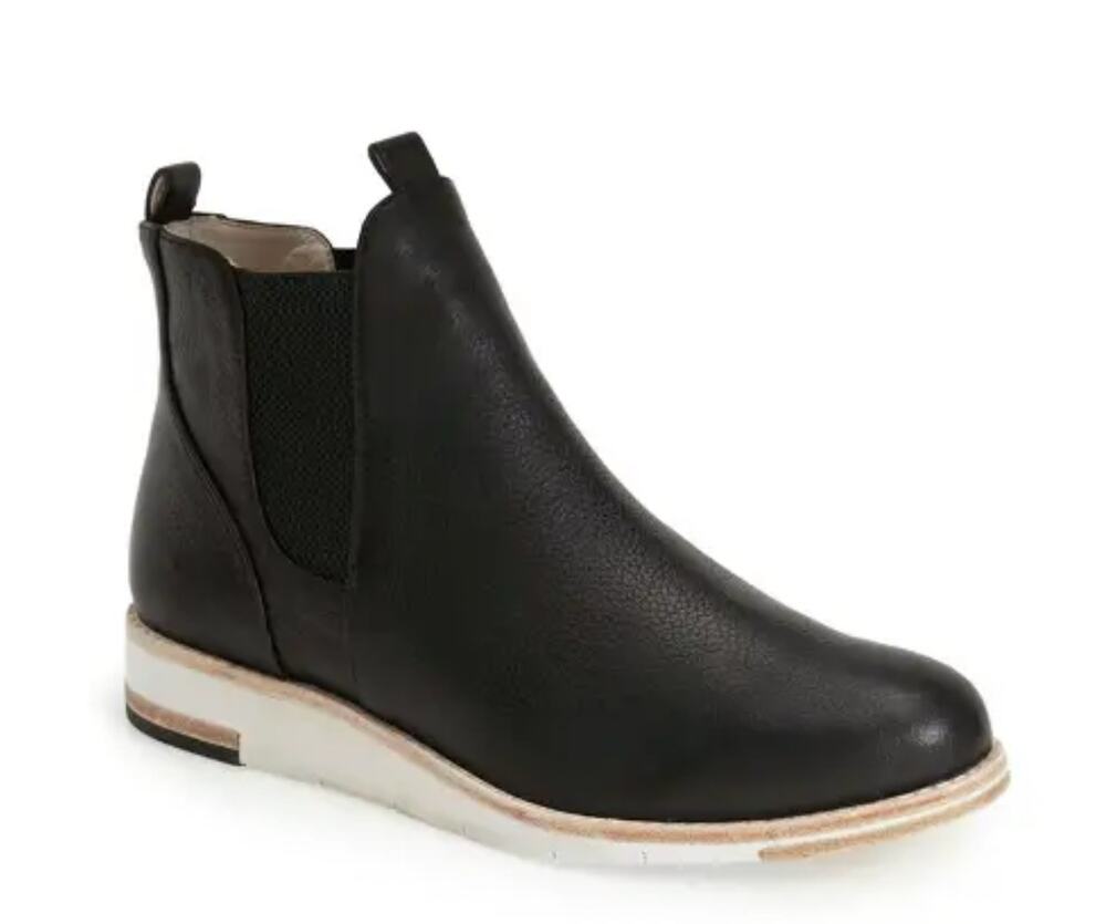 Matt Bernson Infinity Chelsea Boots 7.5 Black Leather Ankle Travel Comfort